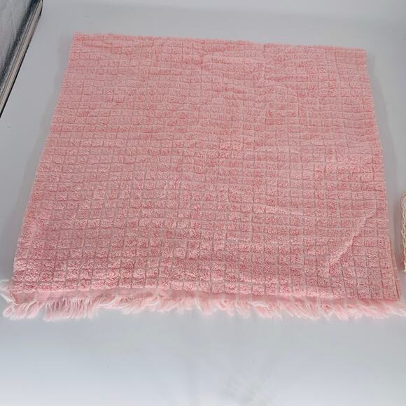 Vintage Bath Towel Set Penny's Pink Fringed Crochet Basket Edging Cotton Gift - Picture 6 of 9